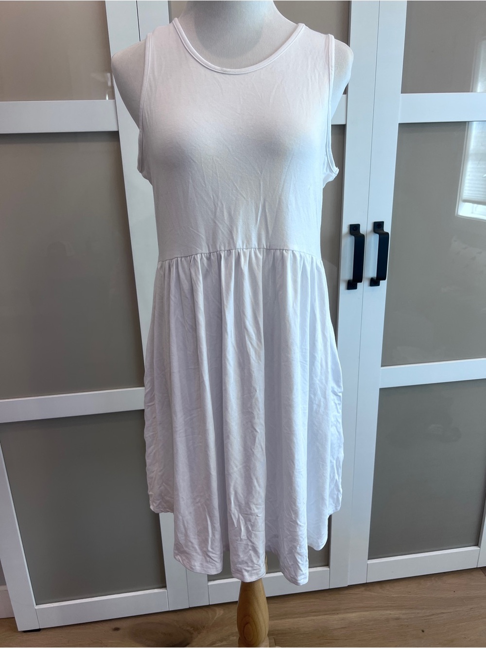 White Sleeveless Casual Sundress
